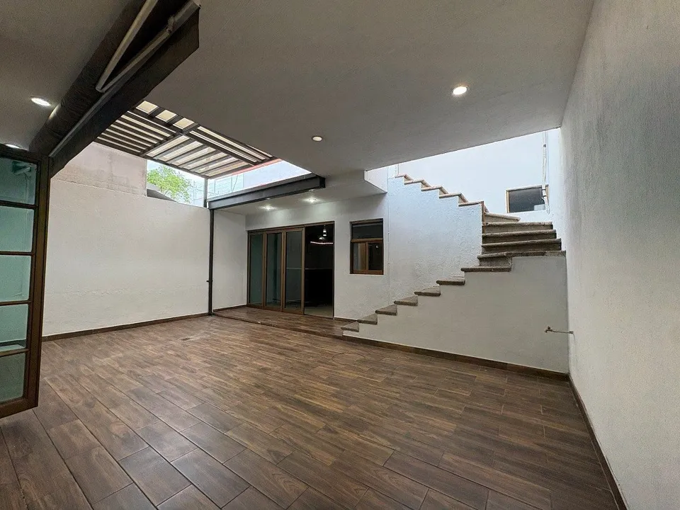 Foto 8 de Casa en renta en Virreyes, Zapopan | 3 recámaras, alberca y terraza