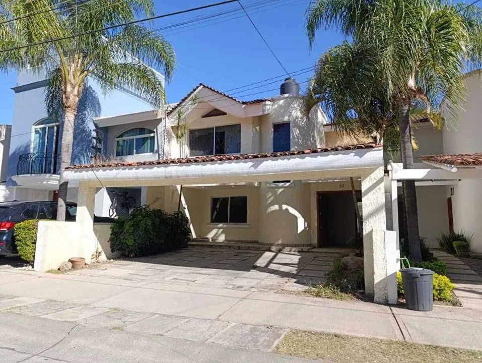 CASA EN RENTA COLONIA JARDINES VALLARTA ZAPOPAN