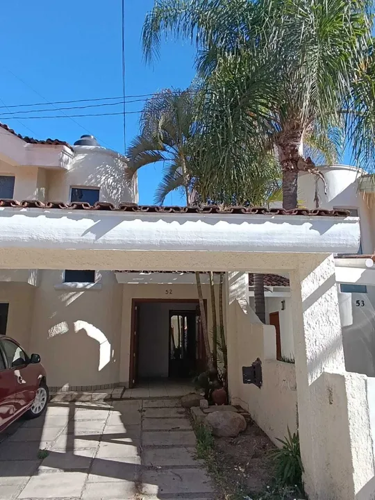 Foto 2 de CASA EN RENTA COLONIA JARDINES VALLARTA ZAPOPAN