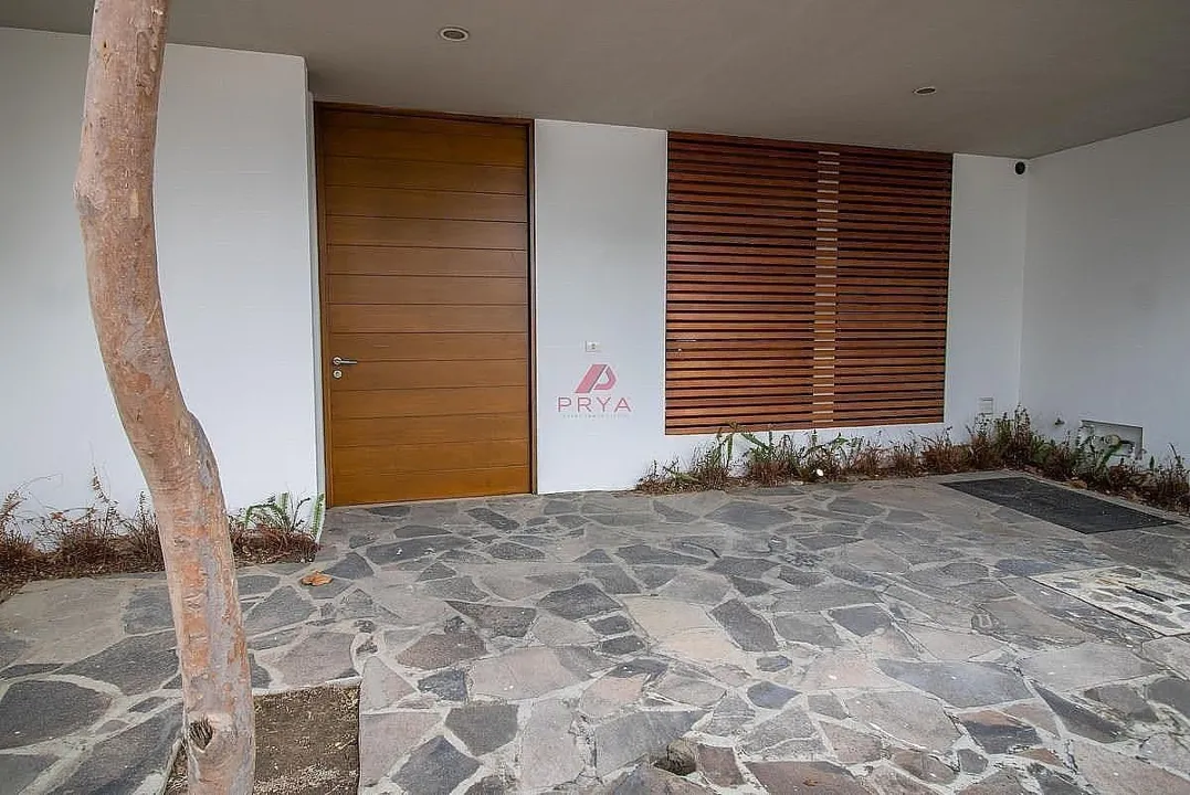 Foto 2 de Casa en venta en Solares Zapopan | Coto Acanthia | 4 Recámaras y Estudio