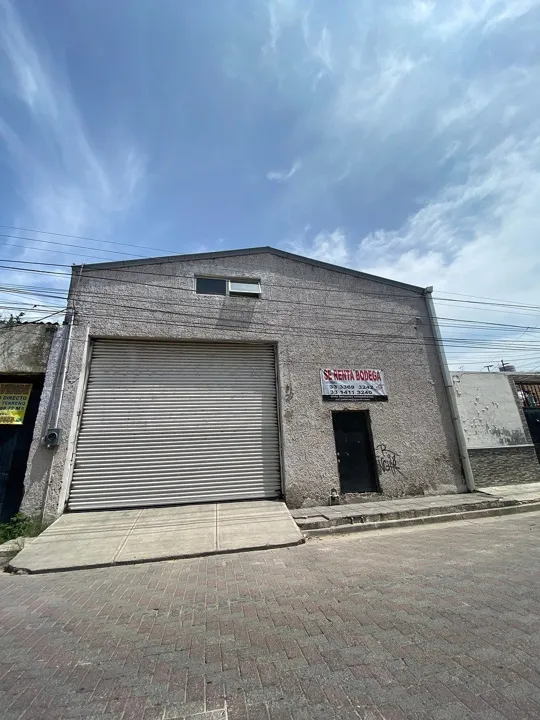Foto 3 de Bodega comercial muy cerca a Periferico y Adolfo Horn