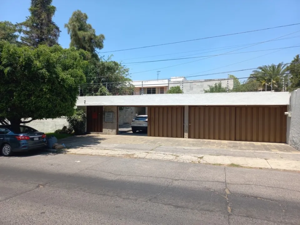 Casa en venta en Avenida Topacio, Bosques de la Victoria, Guadalajara