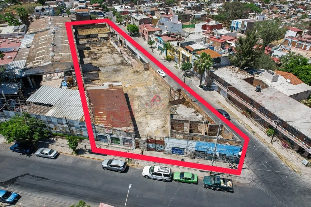 Foto 2 de Terreno mixto en venta en Huentitán Guadalajara 2,446 m² para departamentos.