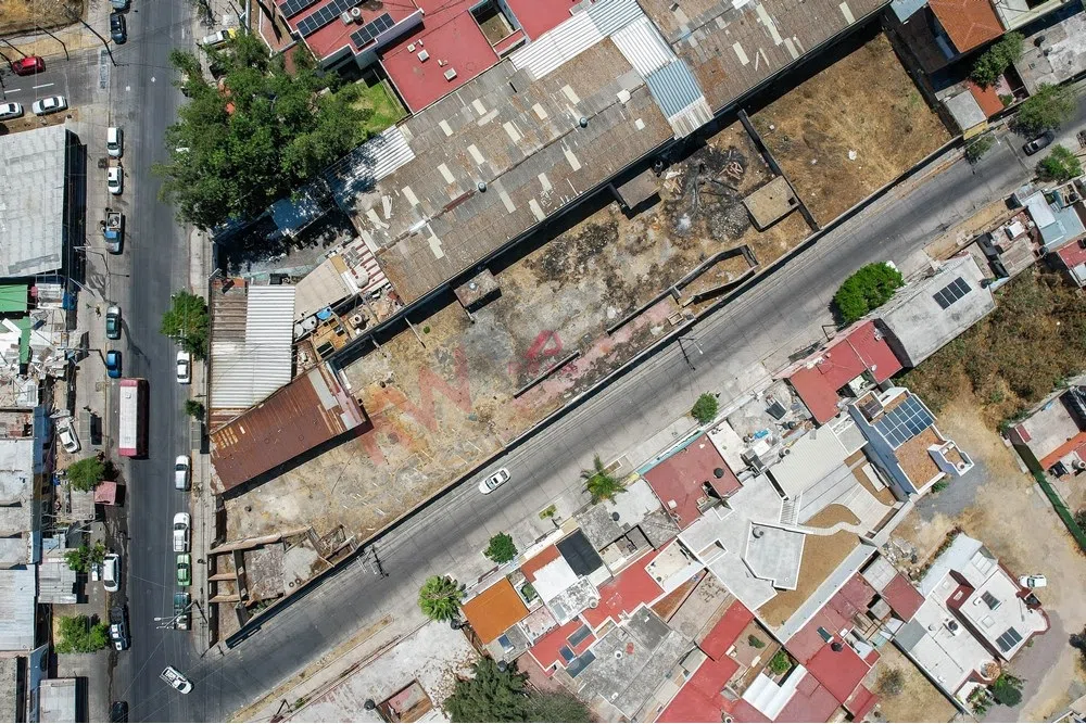 Foto 6 de Terreno mixto en venta en Huentitán Guadalajara 2,446 m² para departamentos.