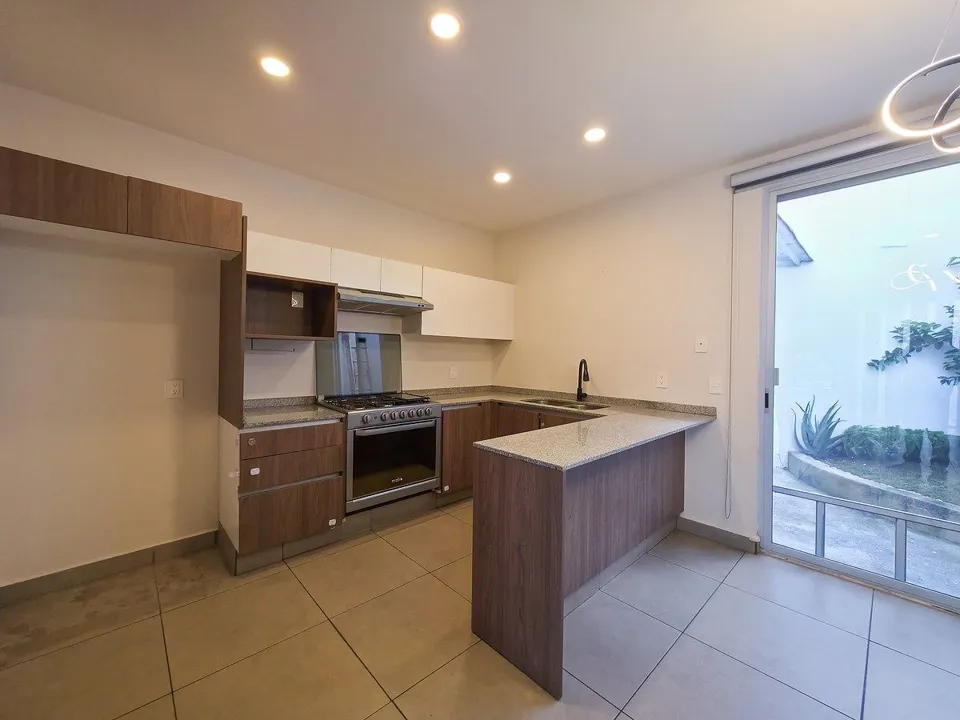 Foto 7 de Casa en Renta dentro de Coto en Jardines del Valle, Zapopan