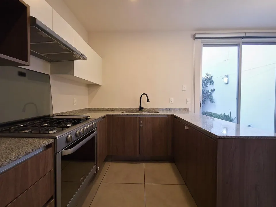 Foto 8 de Casa en Renta dentro de Coto en Jardines del Valle, Zapopan