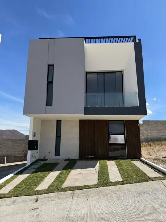 CASA EN VENTA EN SENDEROS DE MONTE VERDE