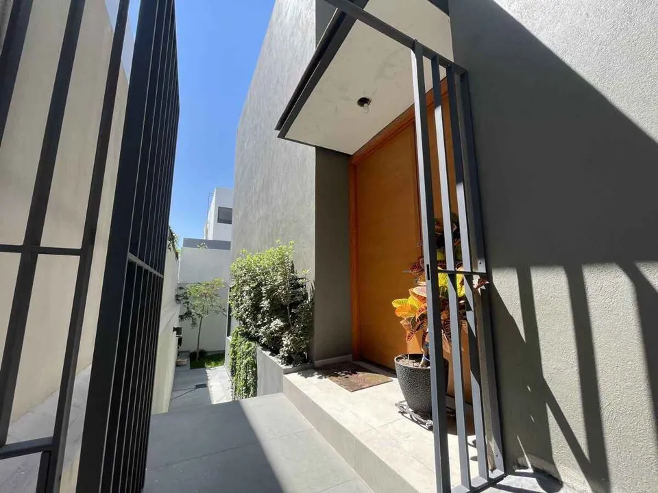 Foto 2 de VENTA DE CASA EN  EL BAJIO HABITAT, SAN JUAN DE OCOTAN