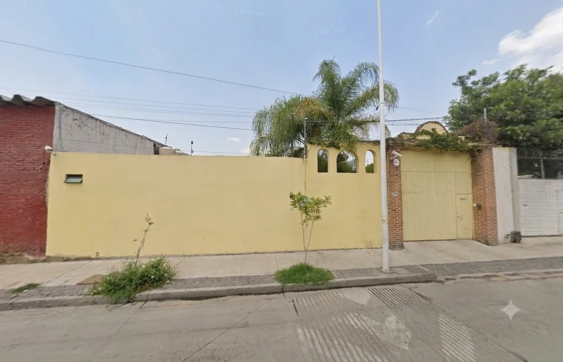 Bodega Industrial con Oficinas Administrativas - El Campanario