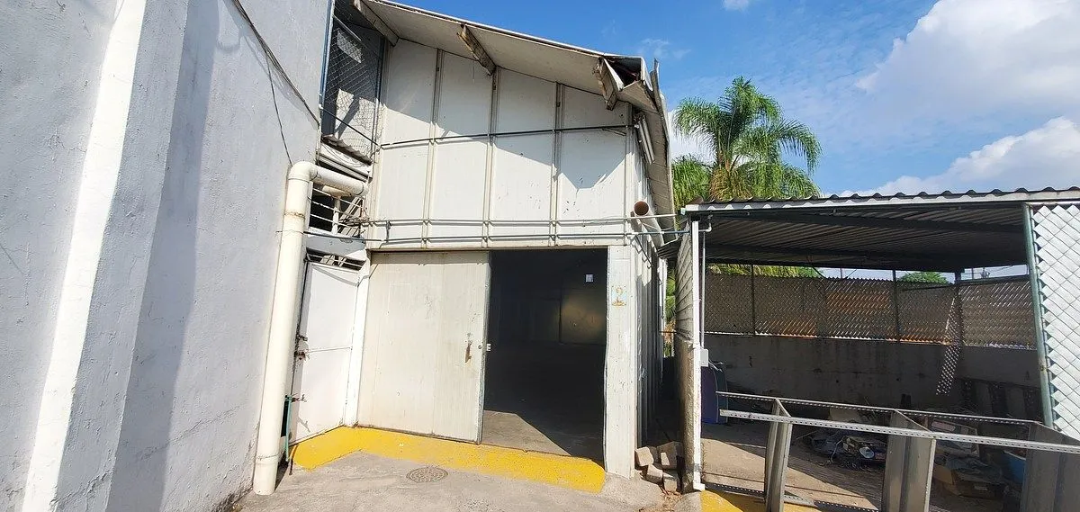 Foto 5 de Bodega Industrial con Oficinas Administrativas - El Campanario