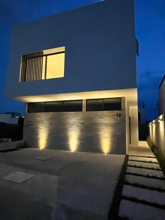 HERMOSA, CASA EN RENTA, COTO ABEDUL, PARQUES VALLARTA