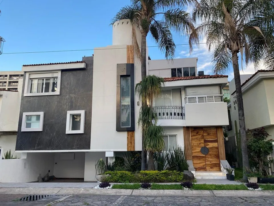 Casa en Venta en Jardín Real, Zapopan
