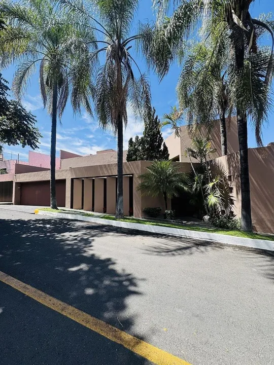 Foto 2 de CASA EN VENTA A la vuelta del Privado San Javier en Colinas de San Javier