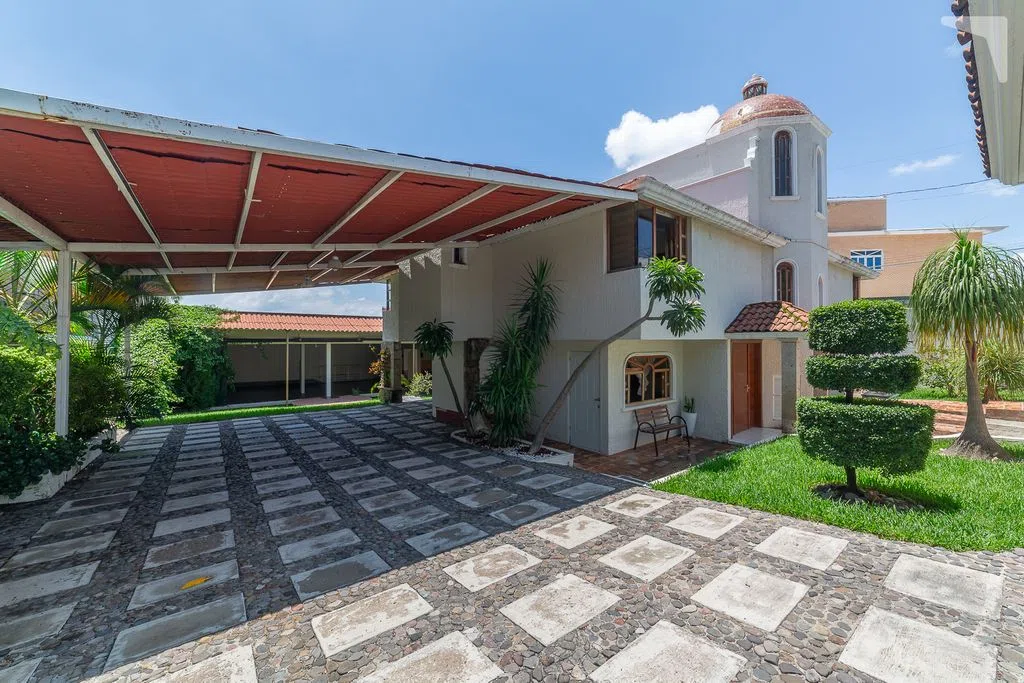 VIVE RODEADO DE NTURALEZA AMPLIA CASA CON JARDIN Y TERRAZA VISTA A LA BARRANCA