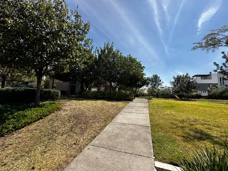 Foto 6 de Terreno en venta en Circuito del Bosque, Bosques Vallarta, Zapopan