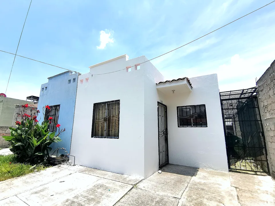 Foto 2 de Casa Remodelada en Venta en Hacienda Santa Fe