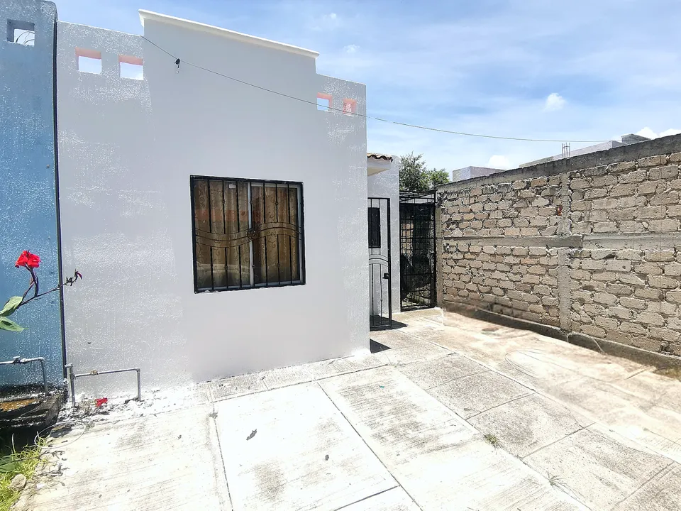 Foto 3 de Casa Remodelada en Venta en Hacienda Santa Fe