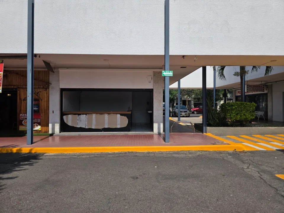 LOCAL EN RENTA EN PLAZA AMERICAS #14