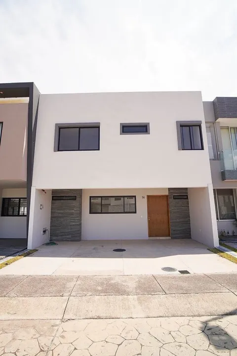 Casa nueva al Sur, En ADAMAR con recamara en PB Y Roof Garden