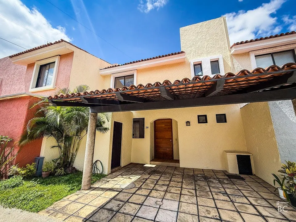 Casa en Venta en Coto sobre Avenida Inglaterra | 3 Recámaras