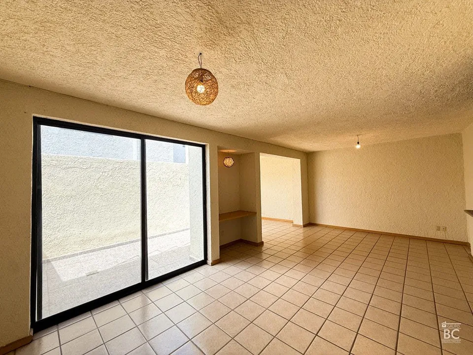 Foto 3 de Casa en Venta en Coto sobre Avenida Inglaterra | 3 Recámaras
