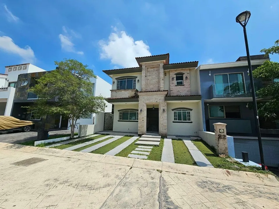 Foto 2 de Casa en Venta en Santa Anita - Provenza la Romana 22
