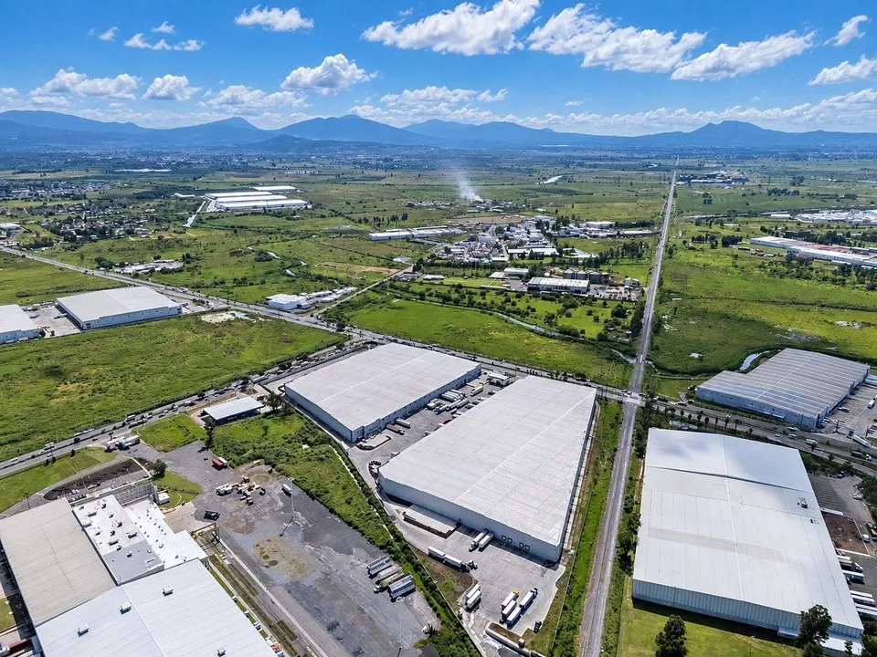 NAVE INDUSTRIAL EN RENTA | 10,377 m² | CARRETERA A EL SALTO