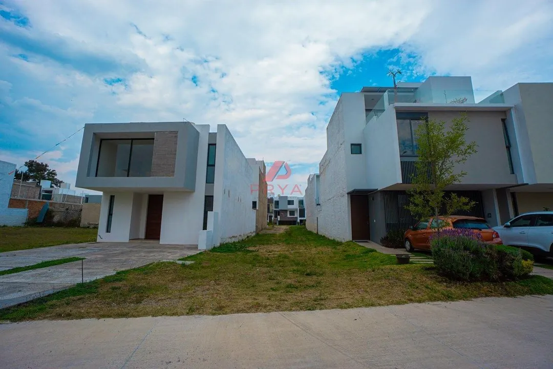 Terreno en venta en Paraje de las Grullas, Tlajomulco de Zúñiga, frente a Casa