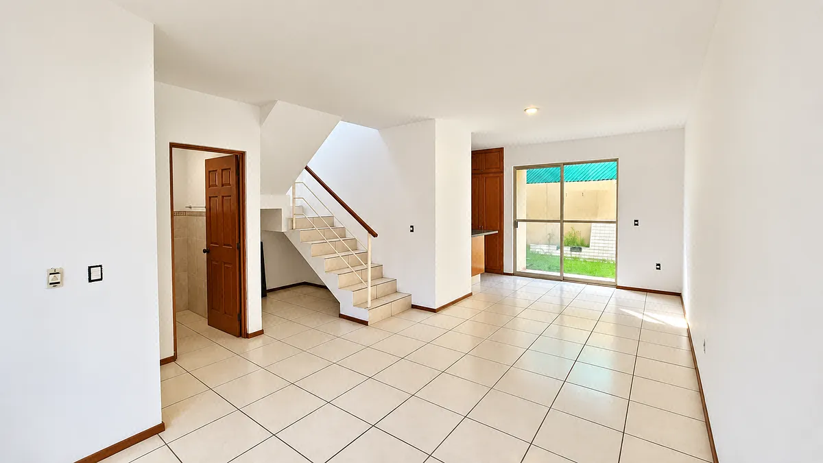 Foto 2 de Casa en renta en El Sereno, Frente a Nueva Galicia | 3 recámaras, 2 autos