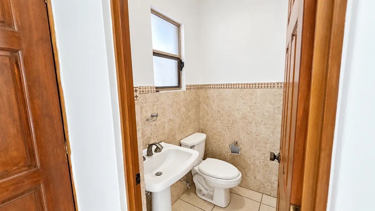 Foto 6 de Casa en renta en El Sereno, Frente a Nueva Galicia | 3 recámaras, 2 autos