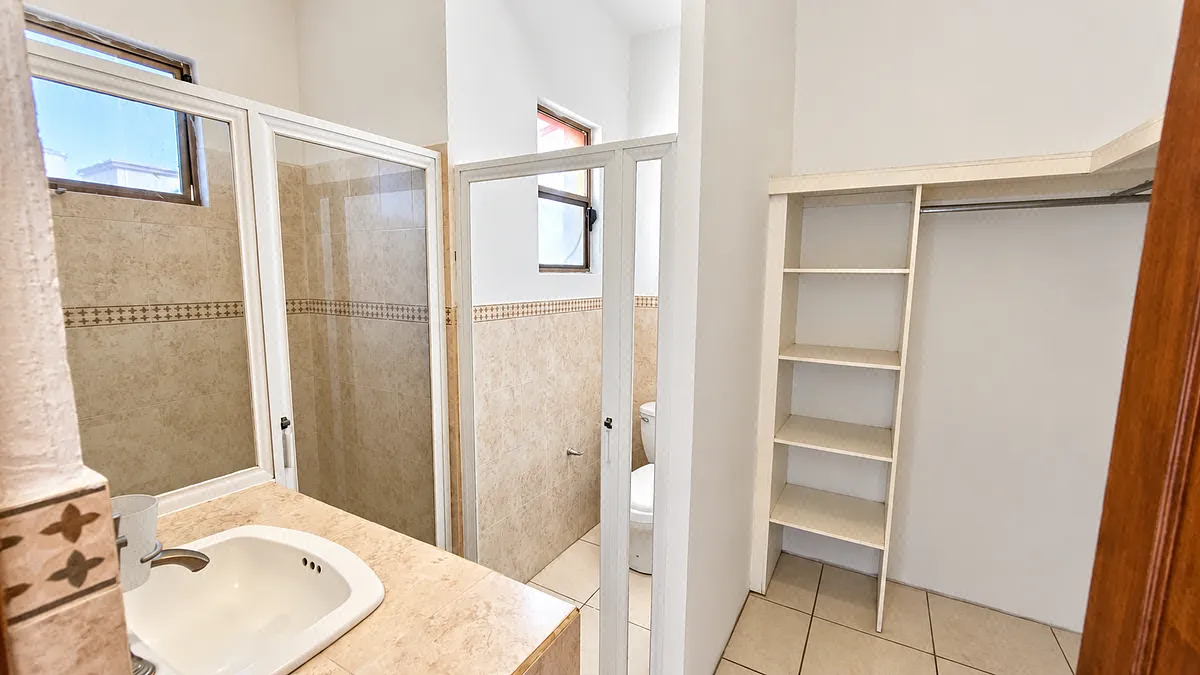 Foto 9 de Casa en renta en El Sereno, Frente a Nueva Galicia | 3 recámaras, 2 autos