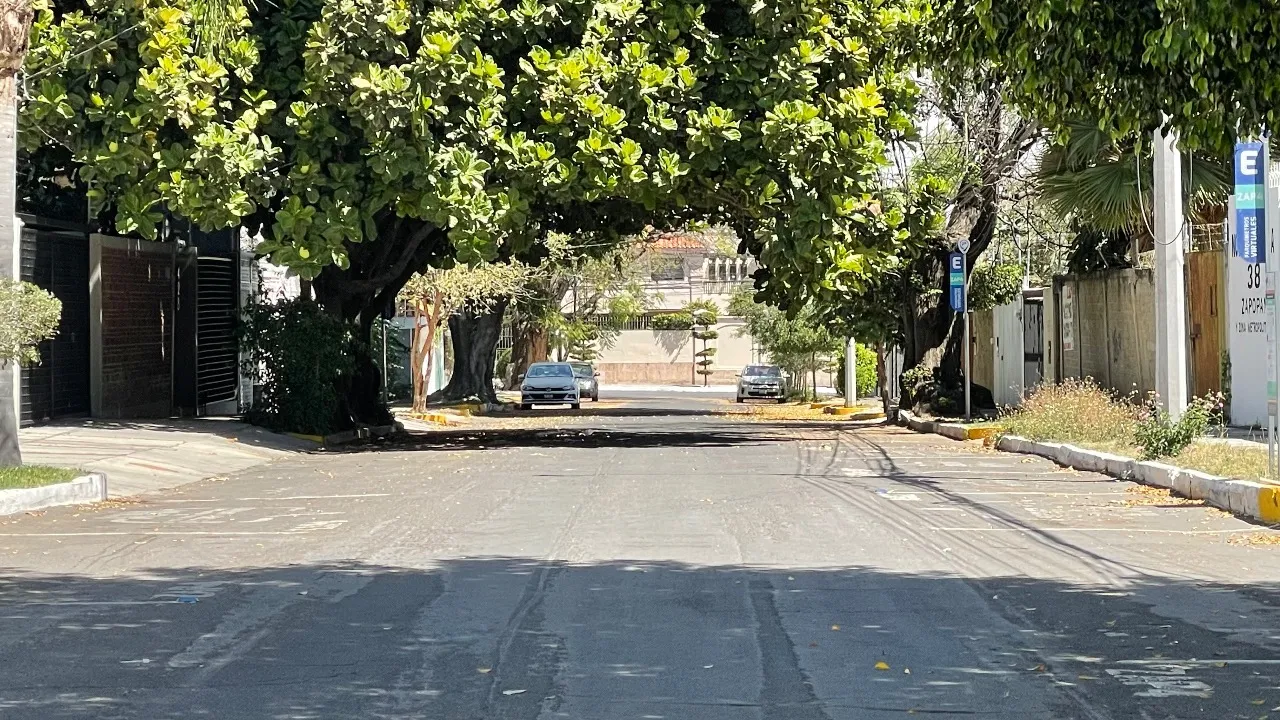 Terreno en venta en Calle Quetzalcóatl, Ciudad del Sol, Zapopan