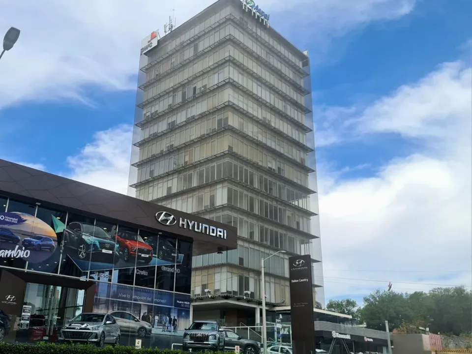 Renta de oficina corporativa acondicionada, en Providencia, sobre Américas 436m2