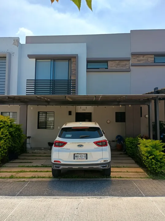 CASA EN VENTA EN ALTATERRA II
