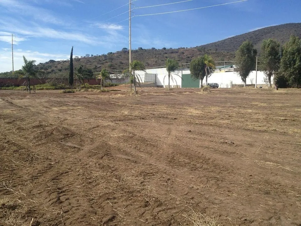Foto 6 de GRAN TERRENO USO DE SUELO MIXTO A PIE DE CARRETERA