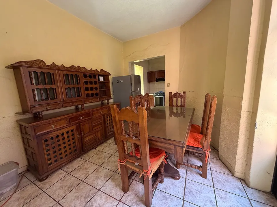 Casa en venta Zona Centro de Guadalajara, con local comercial.