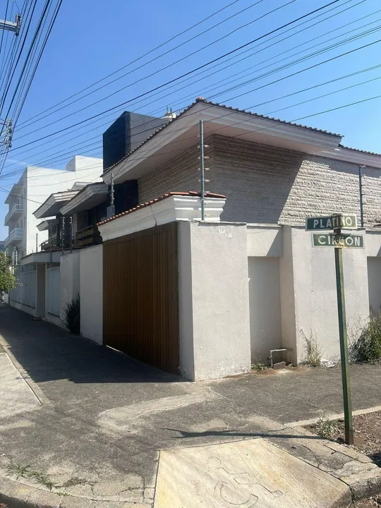 Foto 4 de Casa en venta Villa la Victoria cerca de Plaza del Sol