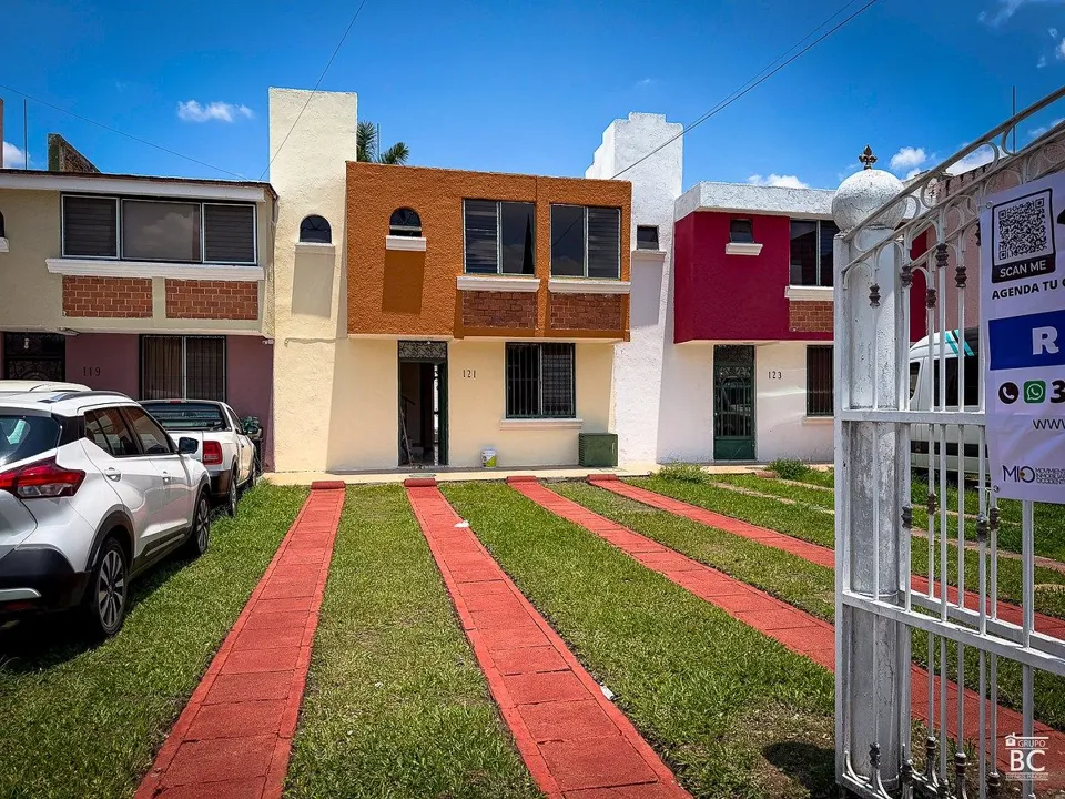 Foto 2 de Casa en Renta en Zapopan | Cerca de Los Cubos, 4 Autos e Ideal para Oficina
