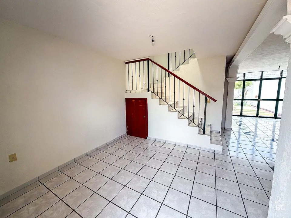 Foto 3 de Casa en Renta en Zapopan | Cerca de Los Cubos, 4 Autos e Ideal para Oficina