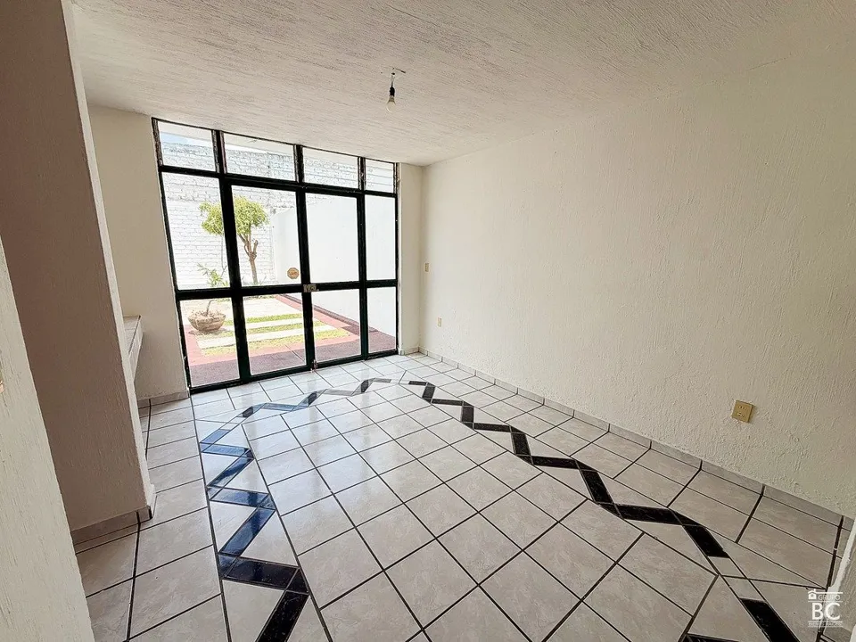 Foto 5 de Casa en Renta en Zapopan | Cerca de Los Cubos, 4 Autos e Ideal para Oficina