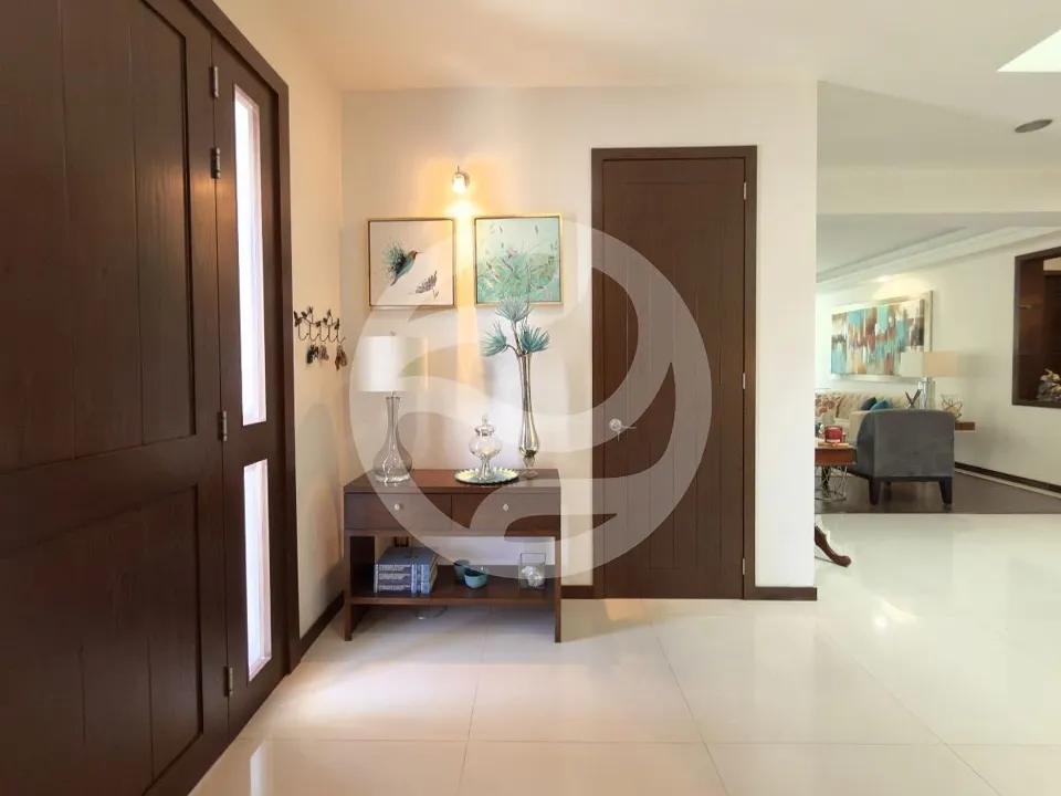Foto 3 de Casa en Venta | 530 m² Construcción | 5 Recámaras |San Martin del Tajo