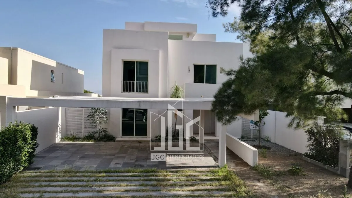 CASA EN VENTA EN COTO LAGO NOGAL
