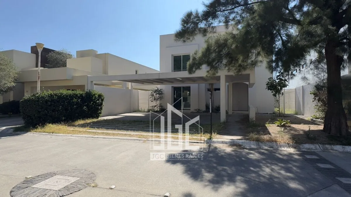 Foto 2 de CASA EN VENTA EN COTO LAGO NOGAL