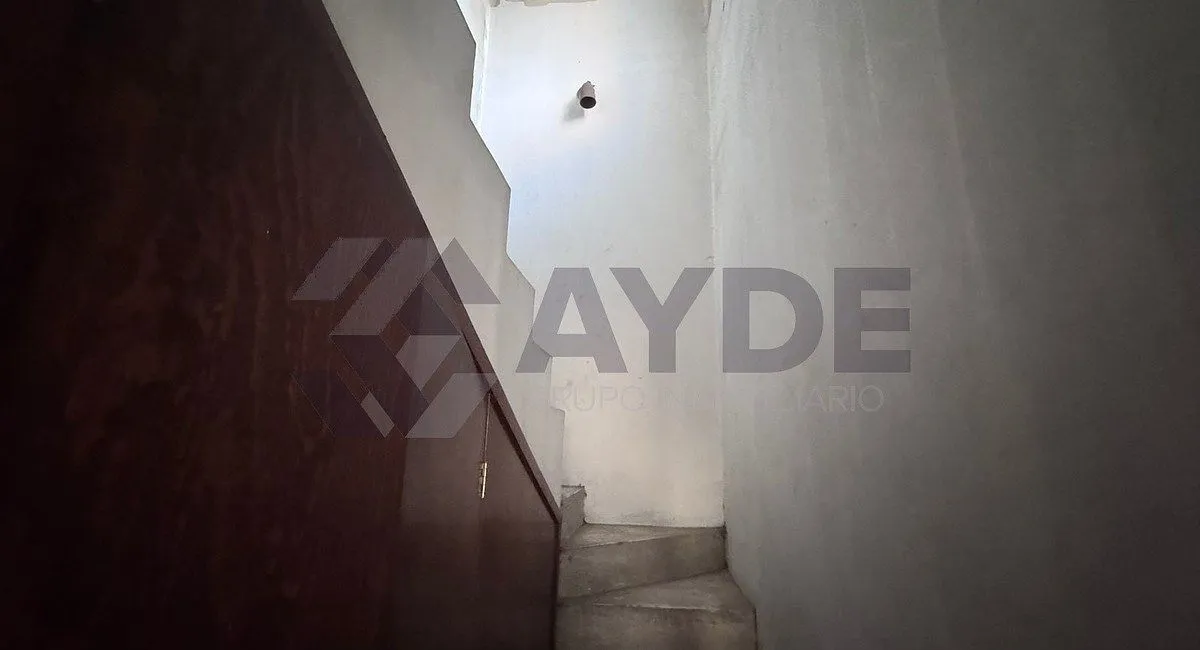 Foto 6 de CASA EN VENTA CON LOCALES COMERCIALES EN AURELIO GONZÁLEZ 1971