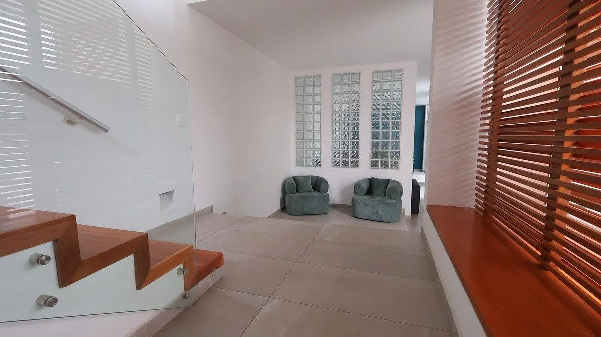 Foto 2 de Casa en Venta, Col. Colomos Providencia, Guadalajara, Jalisco.