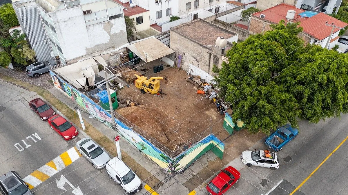 TERRENO EN VENTA EN ESQUINA, PASEOS DEL SOL.