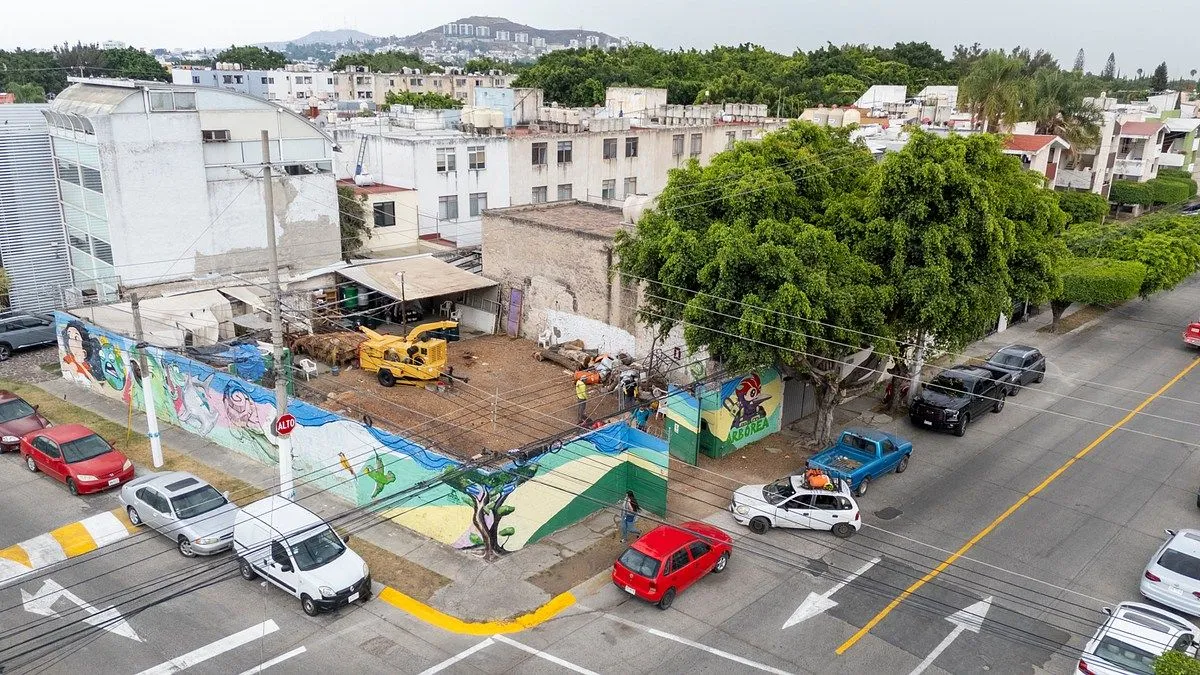 Foto 4 de TERRENO EN VENTA EN ESQUINA, PASEOS DEL SOL.