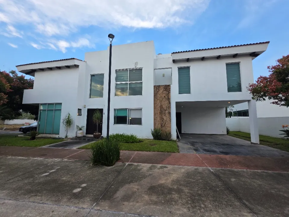 Casa en renta en Paseo Solares, Solares Residencial, Zapopan