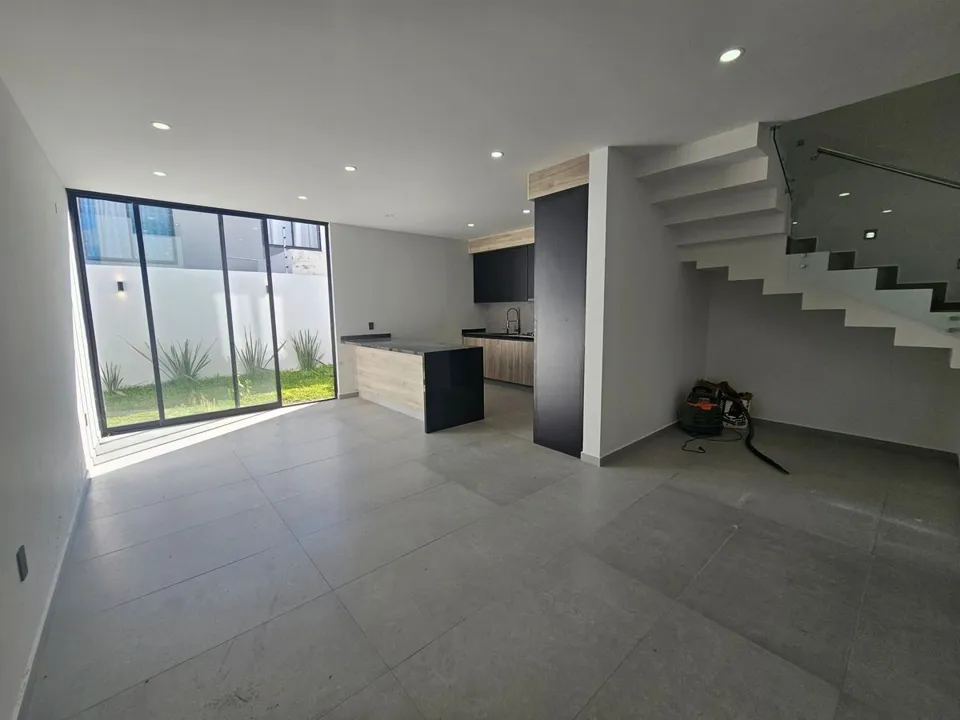 Foto 4 de Casa en Esquina Frente a Parque en Alva