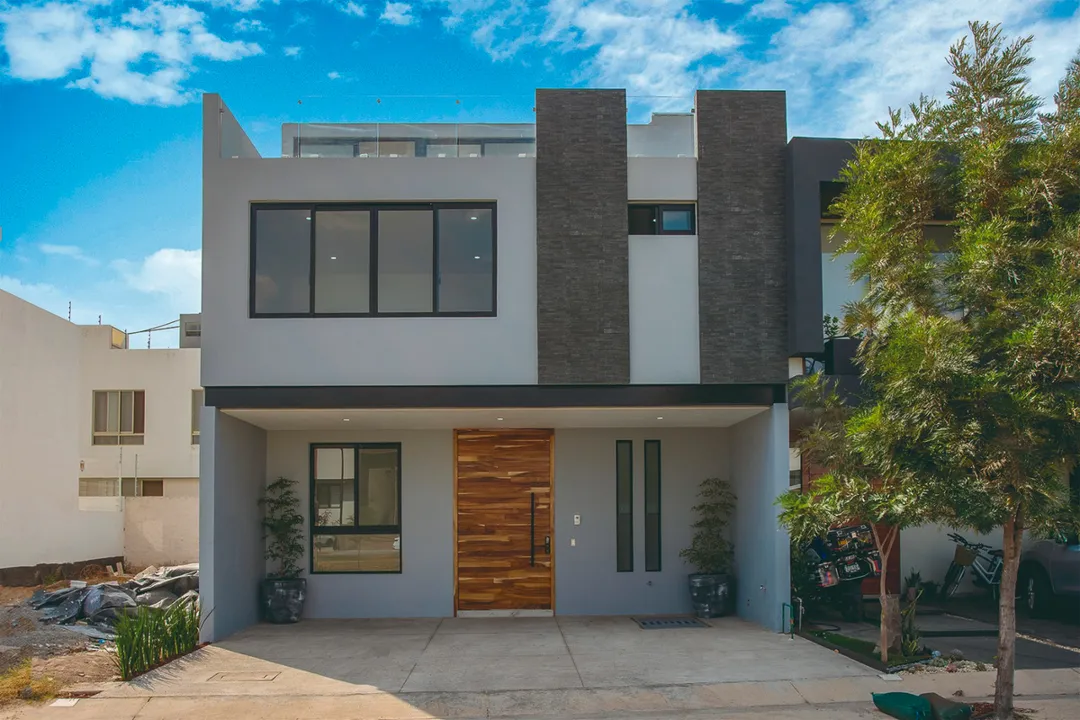 Casa Residencial Nueva en Fraccionamiento PUNTO SUR ESTE